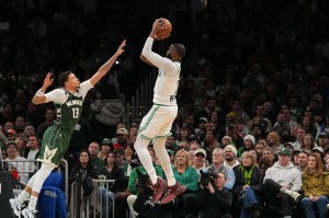 布朗30+13罗林斯25分 凯尔特人大胜雄鹿