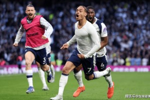2-2遭绝平！热刺连续15轮不胜，快要降级了，曼联送切尔西4连败