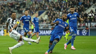 纽卡斯尔3-2卡拉巴赫 托纳利、乔林顿建功